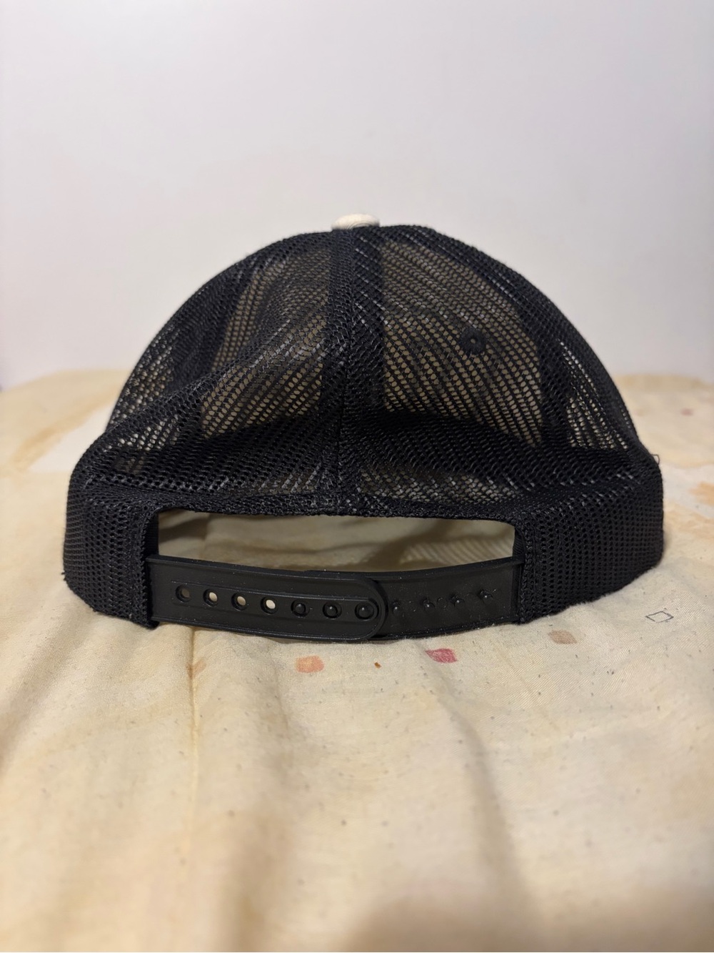 DC Mesh SnapBack - Picture 3 of 5